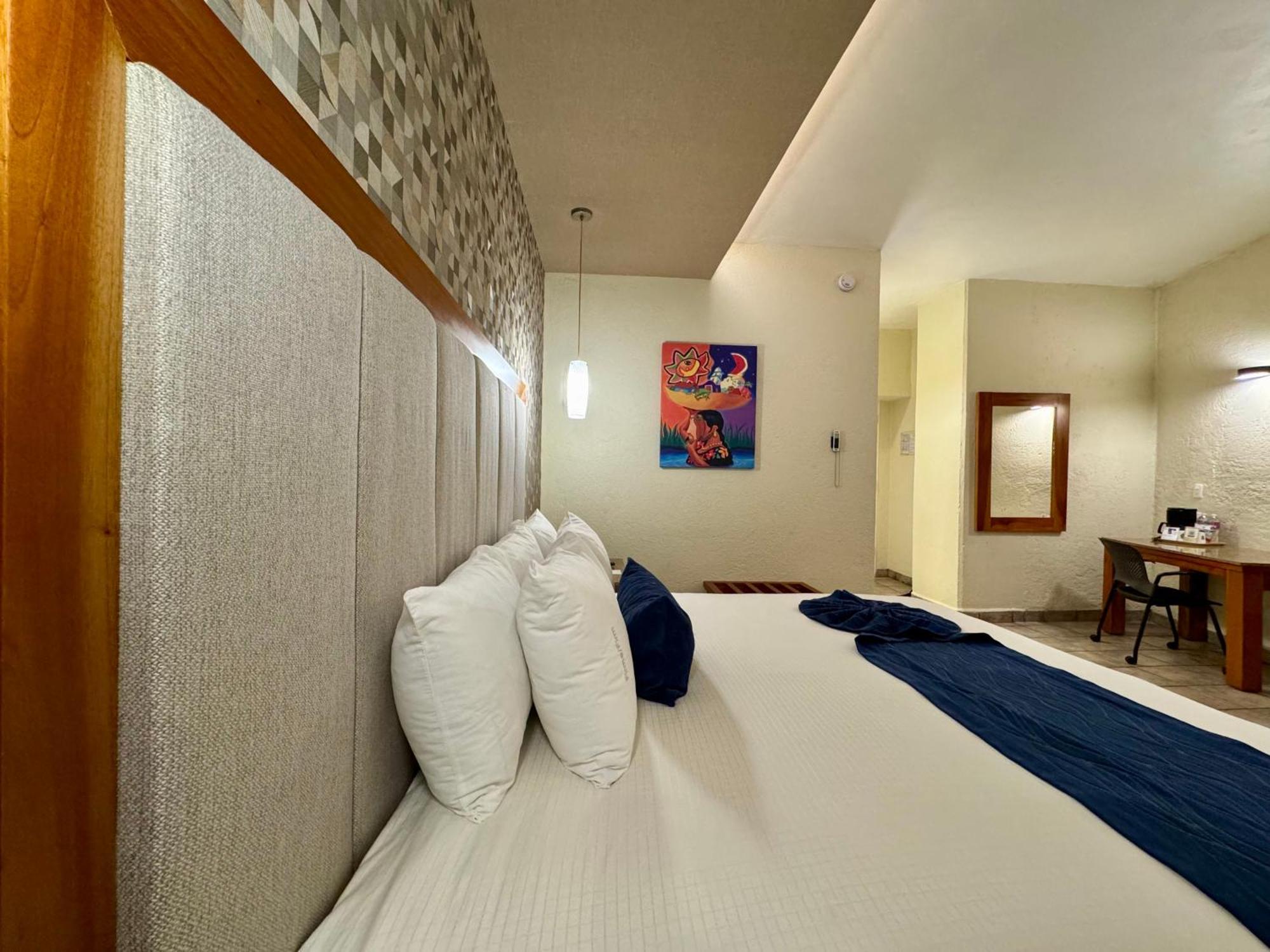 Comfort Inn Cordoba Exterior photo